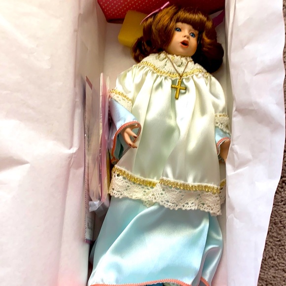 Treasury collectors Gloria doll - Picture 2 of 11